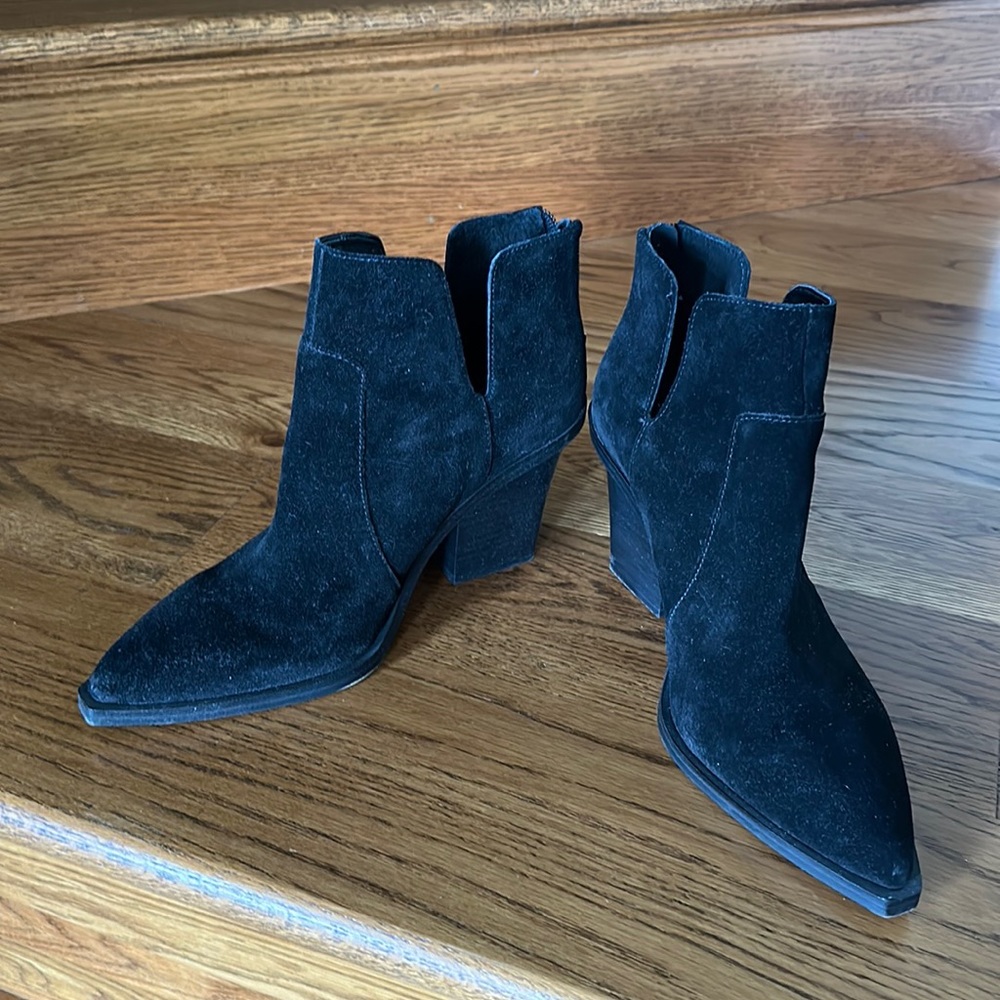 Suede black Vince Camuto booties